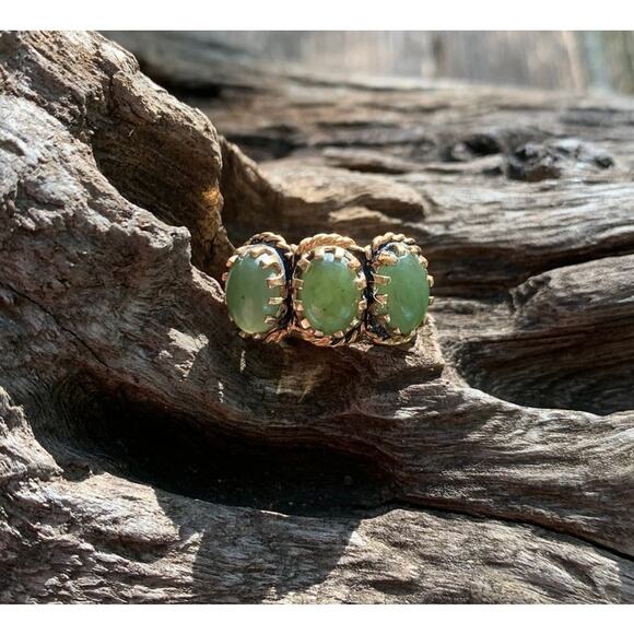 14K Gold and Nephrite Jade 3 Stone Ring Vintage Size 6 - Picture 3 of 7
